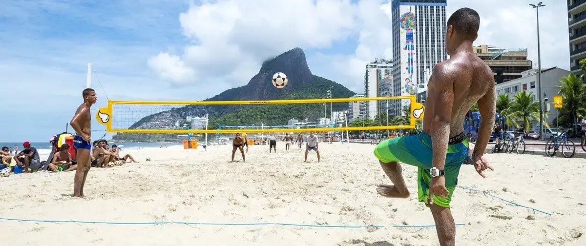 Futevôlei pode queimar mais de 600 calorias por hora, aponta médico do esporte - Imagem do artigo