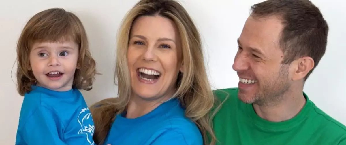 Tiago Leifert diz que diagnóstico de retinoblastoma na filha foi tardio e reforça importância de exames em bebês - Imagem do artigo