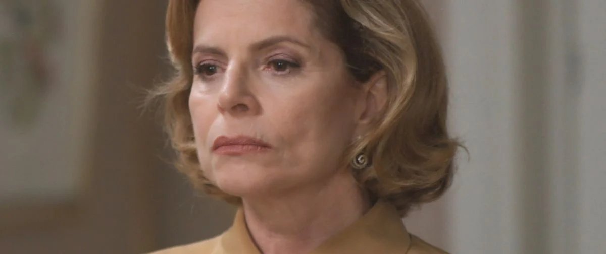 Odete Roitman sobrevive a atentado e faz trégua com Marco Aurélio no capítulo de 22 de setembro de “Vale Tudo” - Imagem do artigo