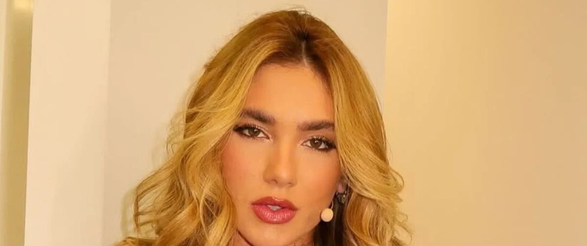 Virginia Fonseca usa 15 mil cristais em figurinos para coroação como rainha de bateria da Grande Rio - Imagem do artigo