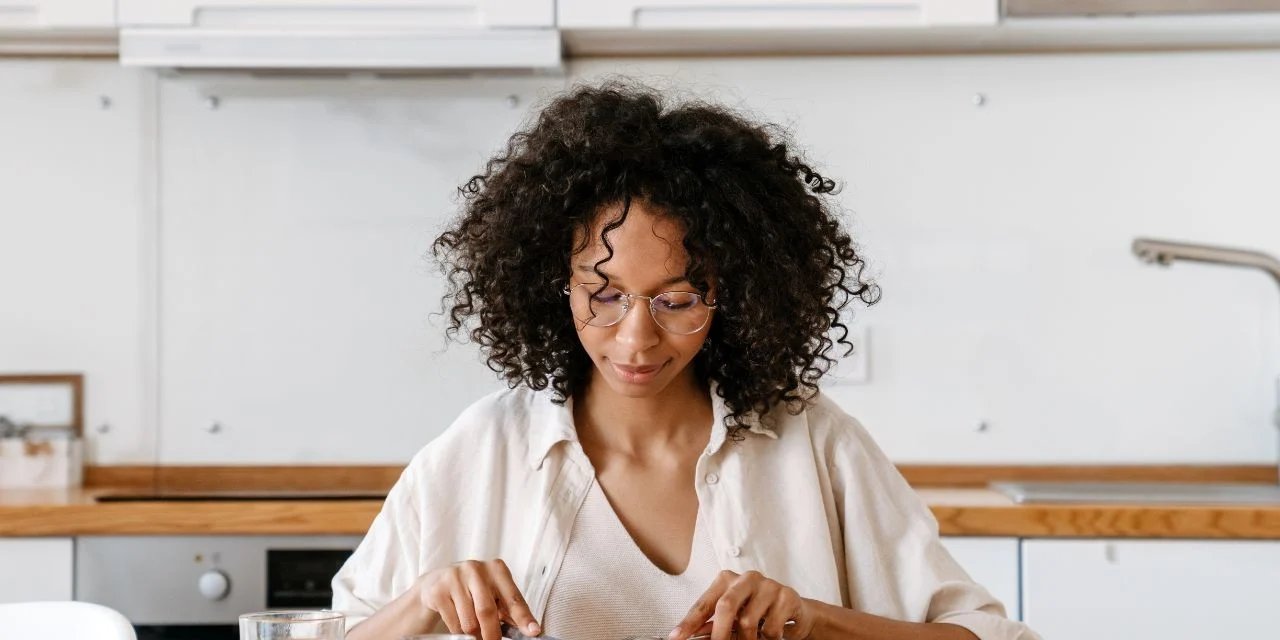Especialista alerta que azeite de oliva pode acrescentar 200 calorias por dia sem que o consumidor perceba - Imagem do artigo