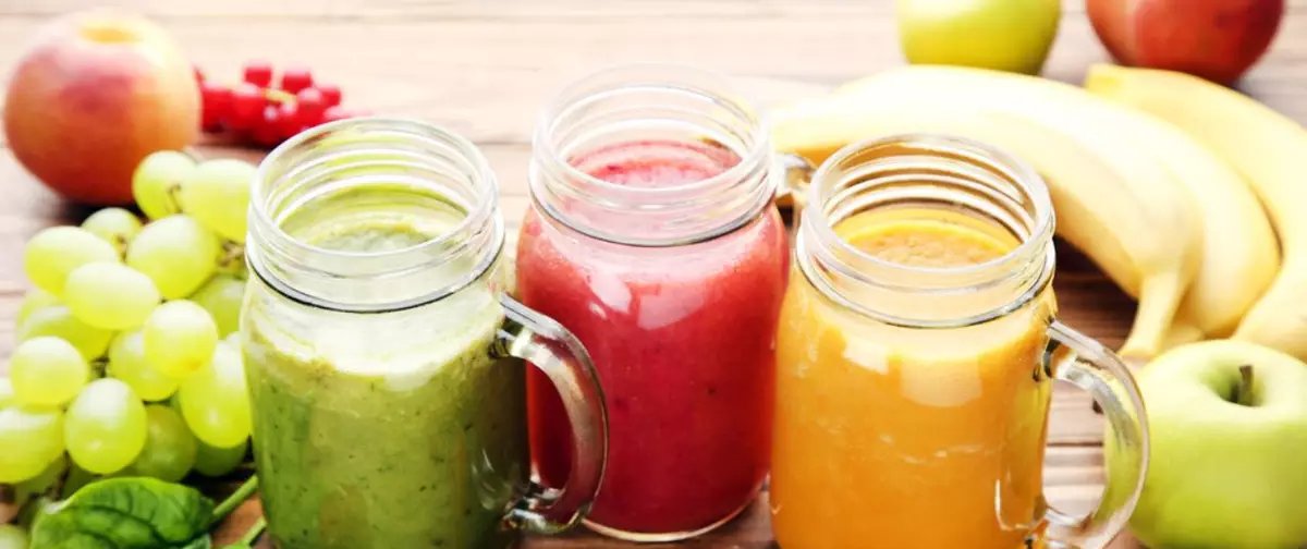 Cinco receitas de sucos saudáveis indicadas por nutricionista para dias mais quentes - Imagem do artigo