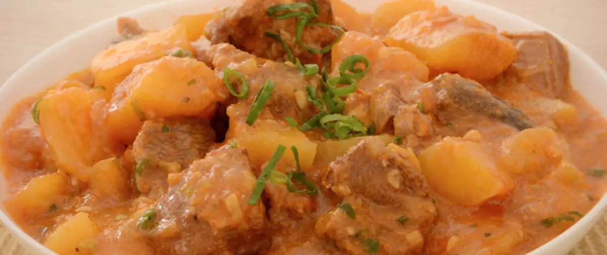 Receita de vaca atolada cremosa fica pronta em 1 hora e serve oito pessoas - Imagem do artigo