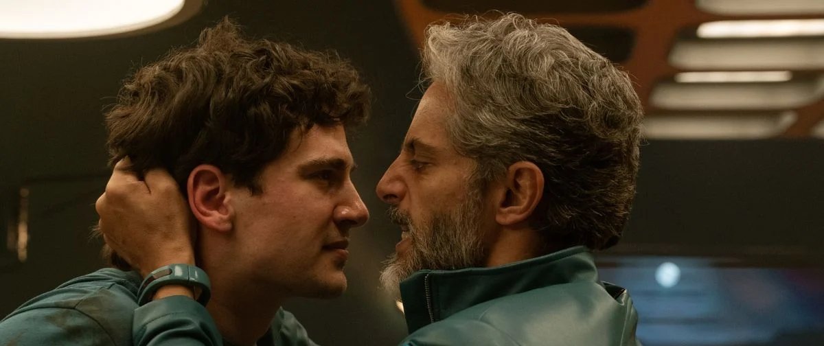 Série espanhola “O Refúgio Atômico” estreia no topo da Netflix e é comparada a “La Casa de Papel” - Imagem do artigo