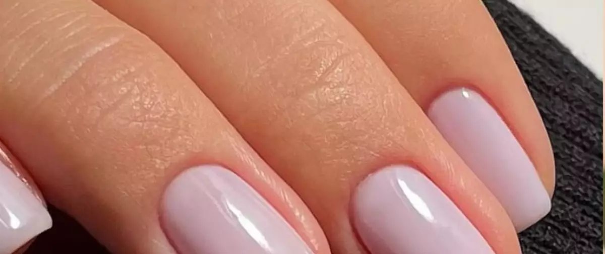 Cores de esmalte que prometem efeito rejuvenescedor após os 40 são destacadas em lista - Imagem do artigo