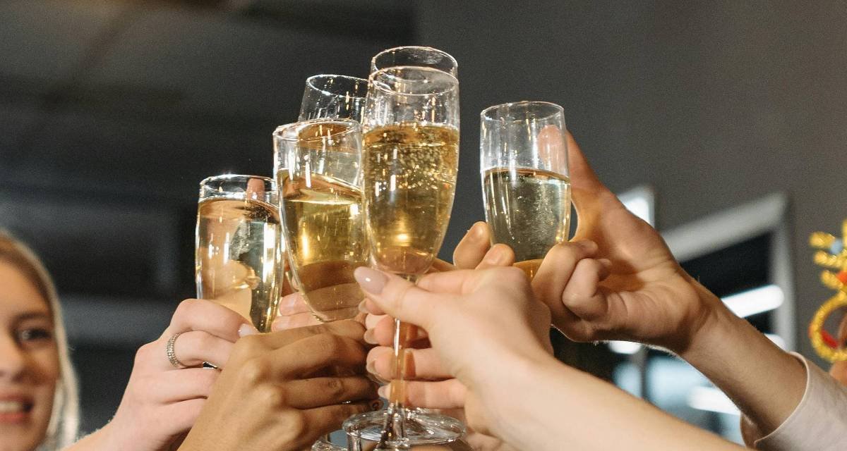 Excesso de álcool nas festas pode provocar síndrome do coração festeiro, alertam especialistas - Imagem do artigo