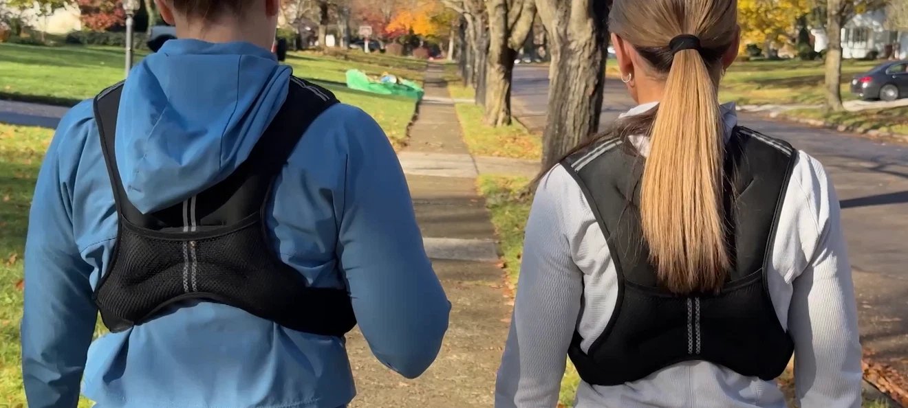 Especialista orienta sobre uso seguro de coletes com peso em treinos - Imagem do artigo