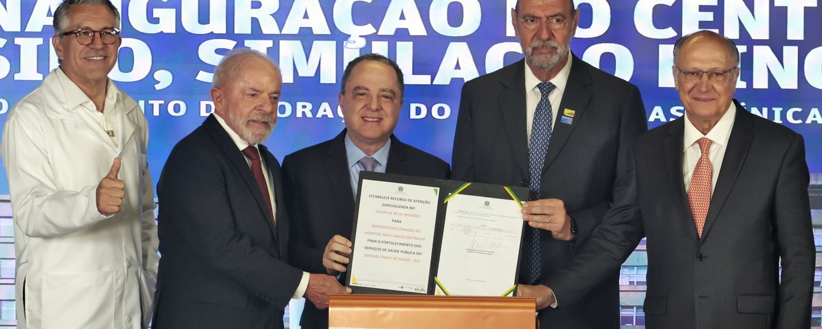 Lula sanciona marco regulatório para vacinas e medicamentos de alto custo contra o câncer - Imagem do artigo