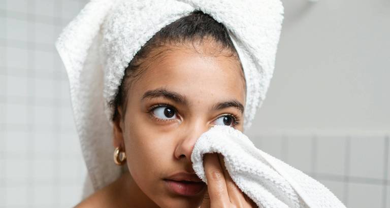 Reduzir uso de cosméticos corta níveis de contaminantes no organismo em cinco dias, indica estudo - Imagem do artigo original