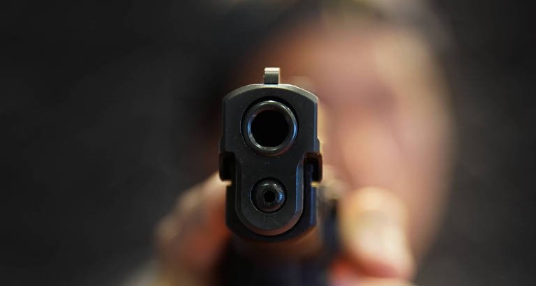 De rancores acumulados a ataques letais: especialistas traçam a rota de um atirador em massa - Imagem do artigo original