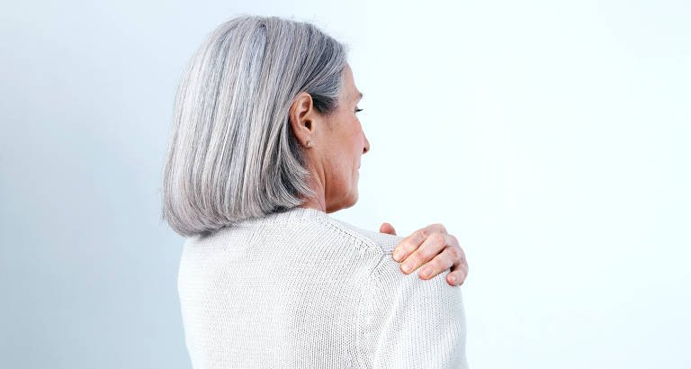 Estudos apontam relação entre capsulite adesiva e menopausa - Imagem do artigo original