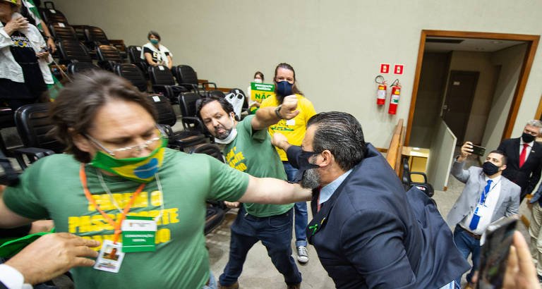 Lealdade a Bolsonaro foi fator decisivo na recusa à vacinação contra Covid-19, aponta pesquisa - Imagem do artigo original
