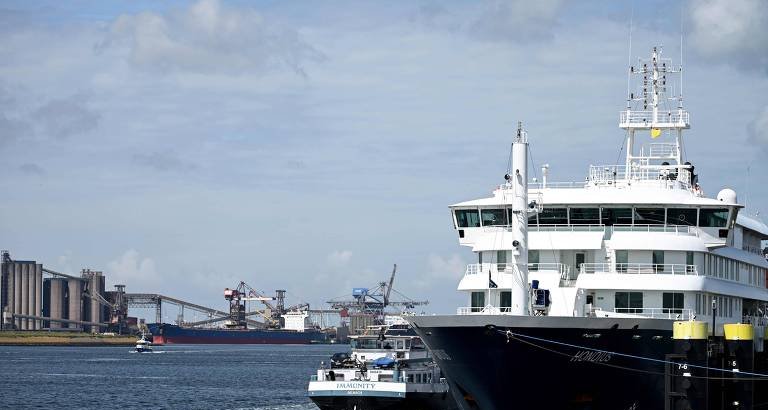 Navio de cruzeiro com surto de hantavírus atraca em Roterdã e encerra rota - Imagem do artigo original