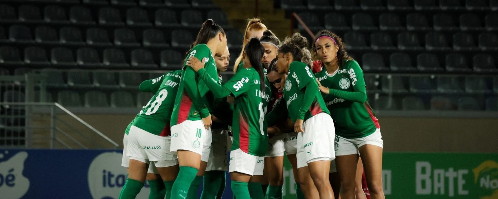 Palmeiras vence Botafogo por 3 a 0 e fica a um ponto do líder no Brasileiro Feminino - Imagem do artigo