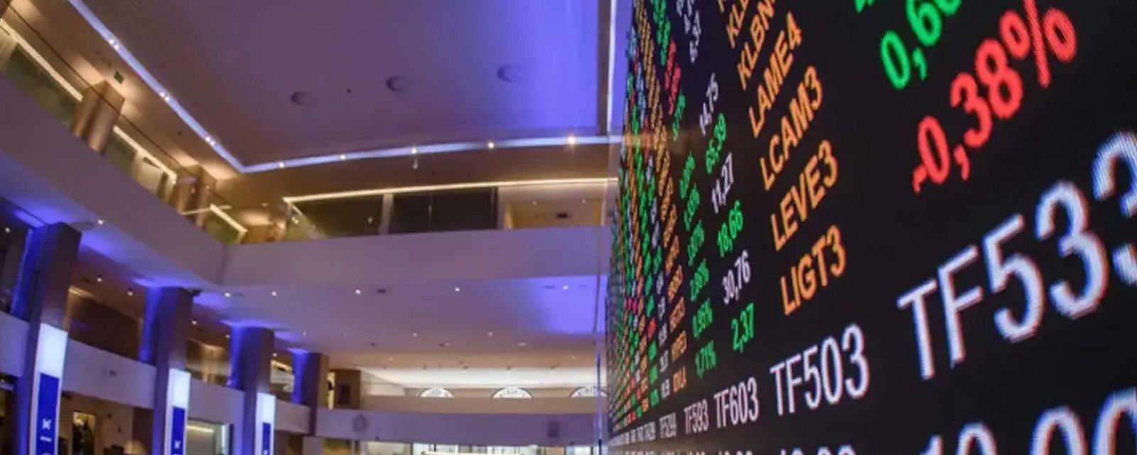 Ibovespa renova mínima do ano; dólar volta a passar de R$ 5 em meio a tensão externa e política - Imagem do artigo