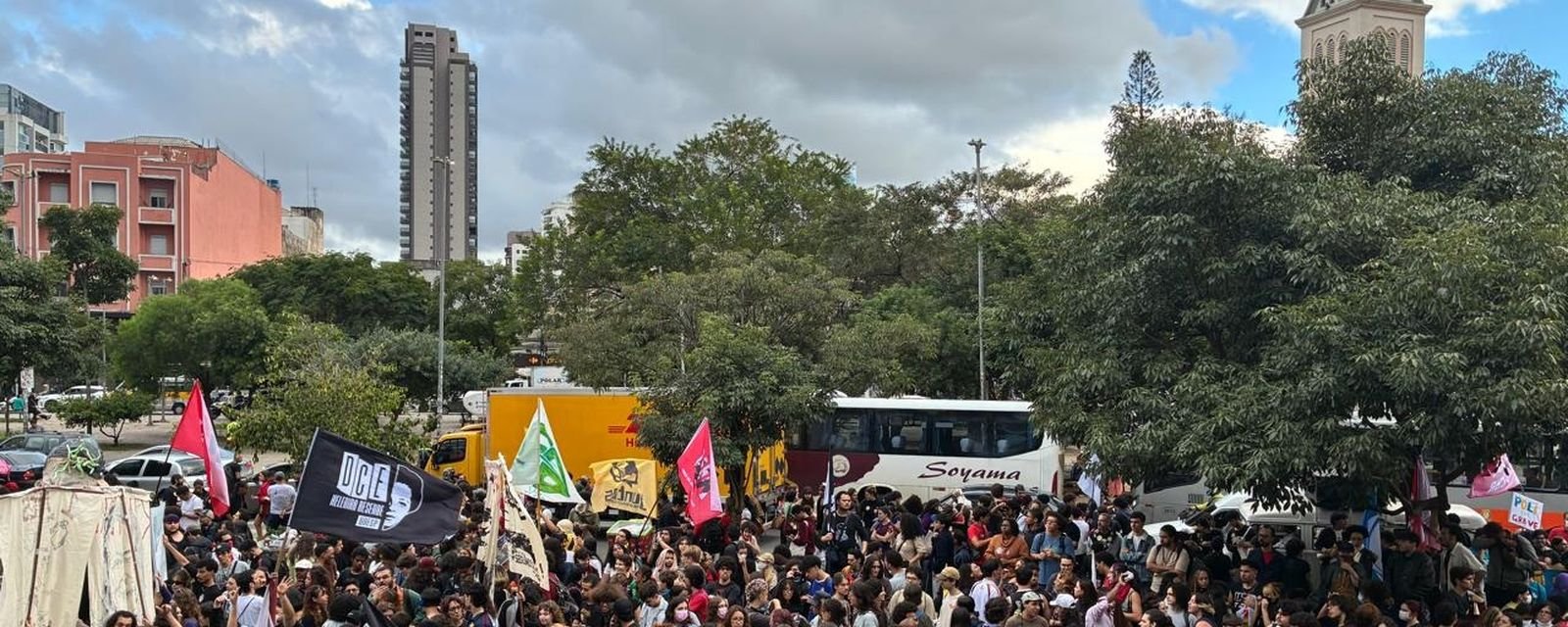 Estudantes de USP, Unesp e Unicamp marcham em São Paulo contra precarização do ensino - Imagem do artigo