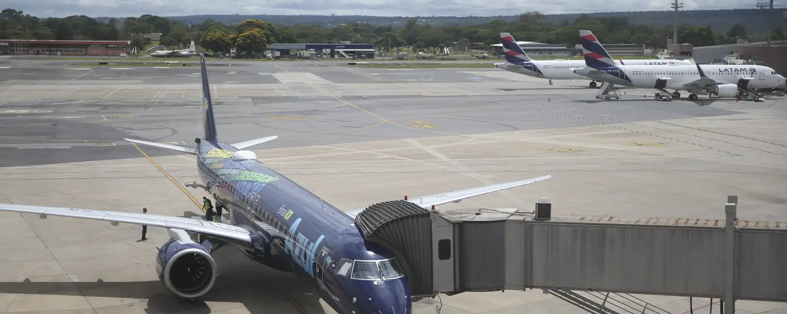 CMN define regras para crédito emergencial de R$ 1 bilhão a companhias aéreas - Imagem do artigo
