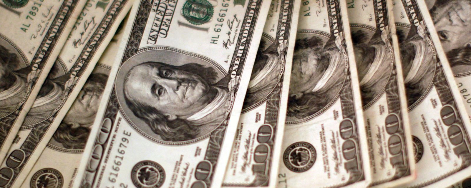 Dólar fecha a R$ 5,00 e Ibovespa avança 1,8% com distensão entre EUA e Irã - Imagem do artigo