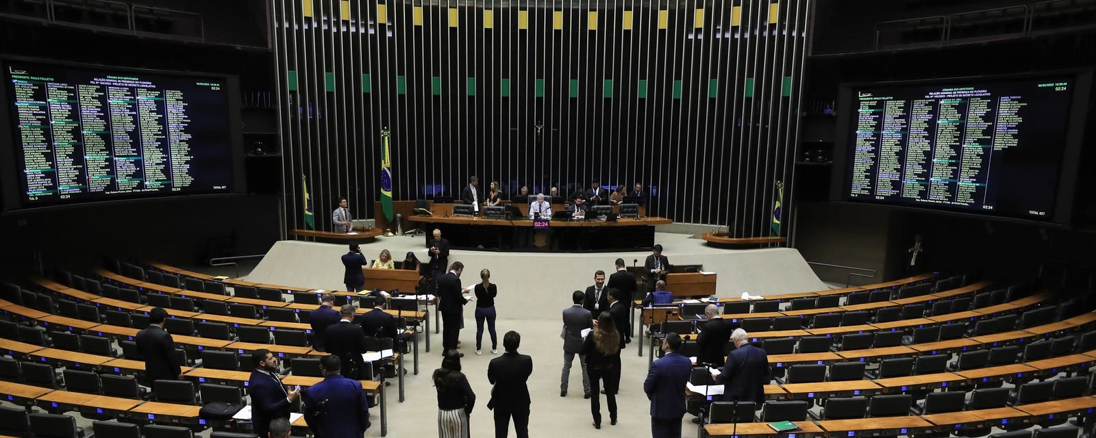 Câmara aprova minirreforma eleitoral com teto para multas e envio de mensagens em massa - Imagem do artigo