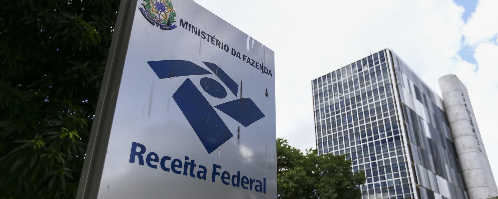 Receita Federal registra arrecadação recorde de R$ 278,8 bilhões em abril - Imagem do artigo