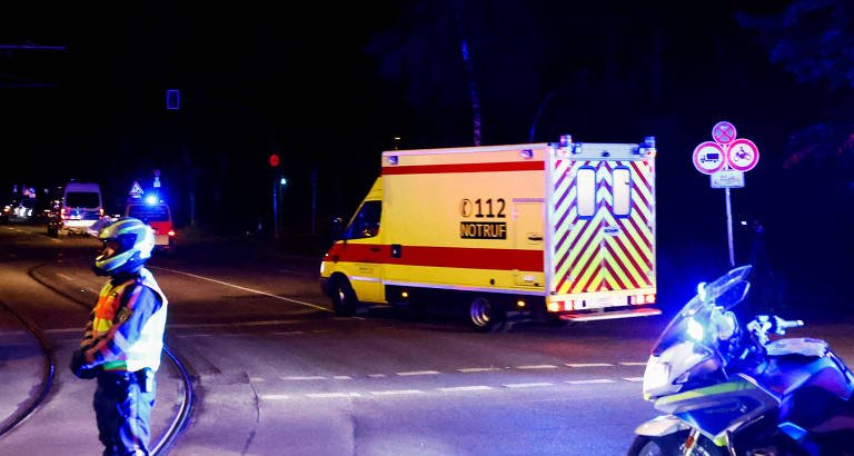 Médico americano com ebola é transferido para Berlim; família fica em isolamento - Imagem do artigo original